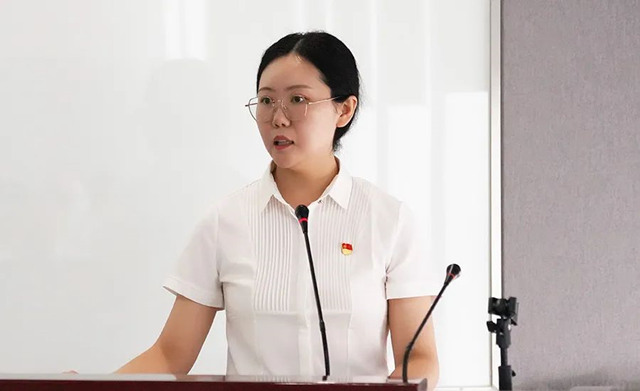人力文化中心總監(jiān)關健作干部隊伍建設匯報.jpg